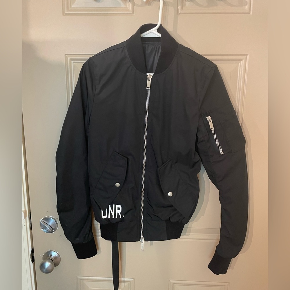 UNRAVEL PROJECT
two-way zip bomber jacket